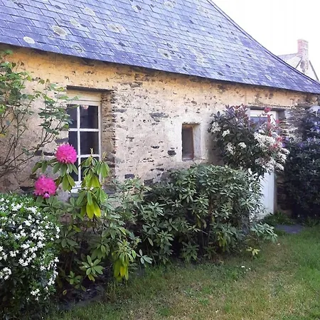 Chambre Spacieuse Et Confortable Proche Musee De L'ardoise Avec Equipements Teletravail - Fr-1-600-229